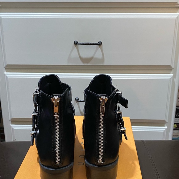 MADDEN GIRL booties - Picture 4 of 5